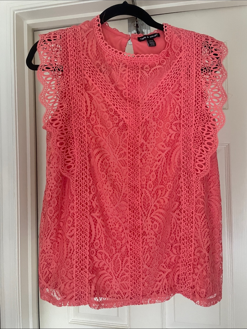 Cable & Gauge Coral Lace Sleeveless Camisole